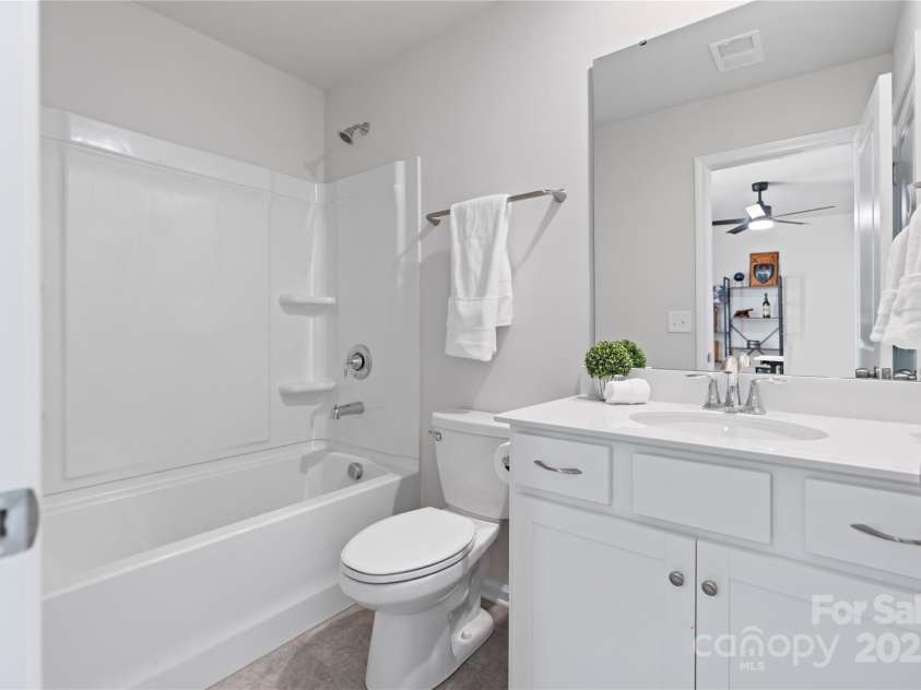 4268 Spadefoot Court, Lancaster, SC 29720.  MLS# CAR4278996, YatesRealty ID 25551. Ensuite bathroom to 5th bedroom