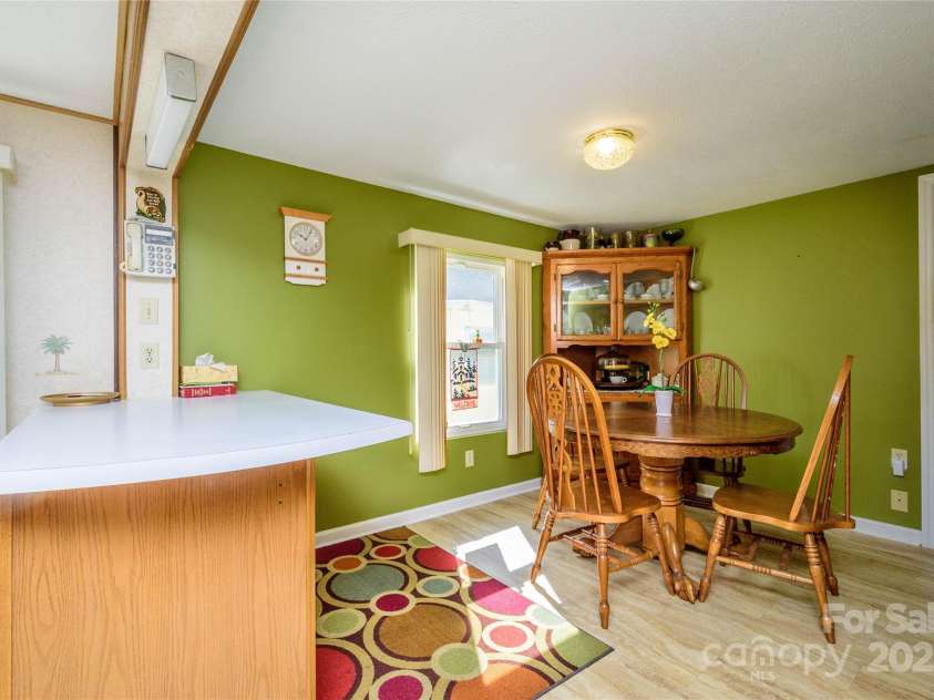 4720 Brevard Road, Horse Shoe, NC 28742.  MLS# CAR4278026, YatesRealty ID 25552. Eat in Kitchen