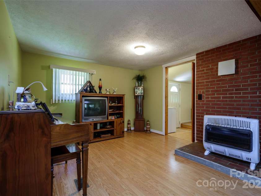 4720 Brevard Road, Horse Shoe, NC 28742.  MLS# CAR4278026, YatesRealty ID 25552. Primary Bedroom