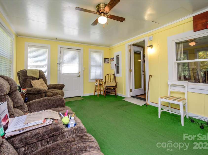 4720 Brevard Road, Horse Shoe, NC 28742.  MLS# CAR4278026, YatesRealty ID 25552. Sun Room