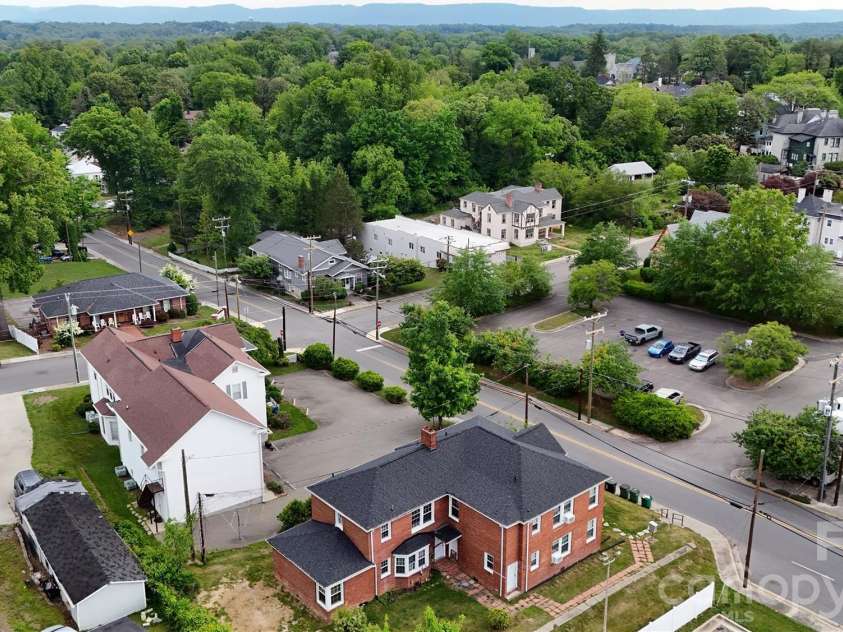 517 Willow Street, Mount Airy, NC 27030.  MLS# CAR4384900, YatesRealty ID 25552. 