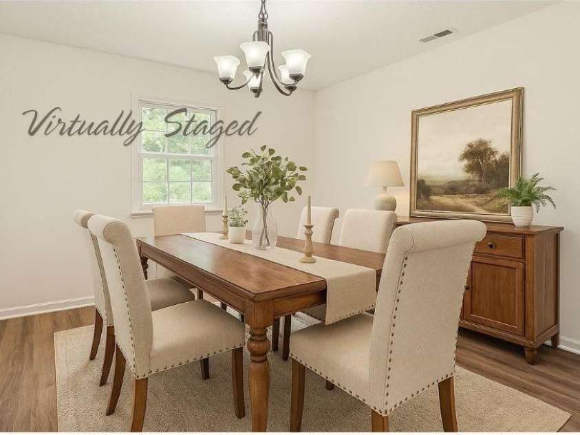 6221 Round Hill Road, Charlotte, NC 28211.  MLS# CAR4264179, YatesRealty ID 25553. Formal dining room.