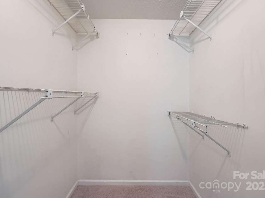 6221 Round Hill Road, Charlotte, NC 28211.  MLS# CAR4264179, YatesRealty ID 25553. Primary walk-in closet