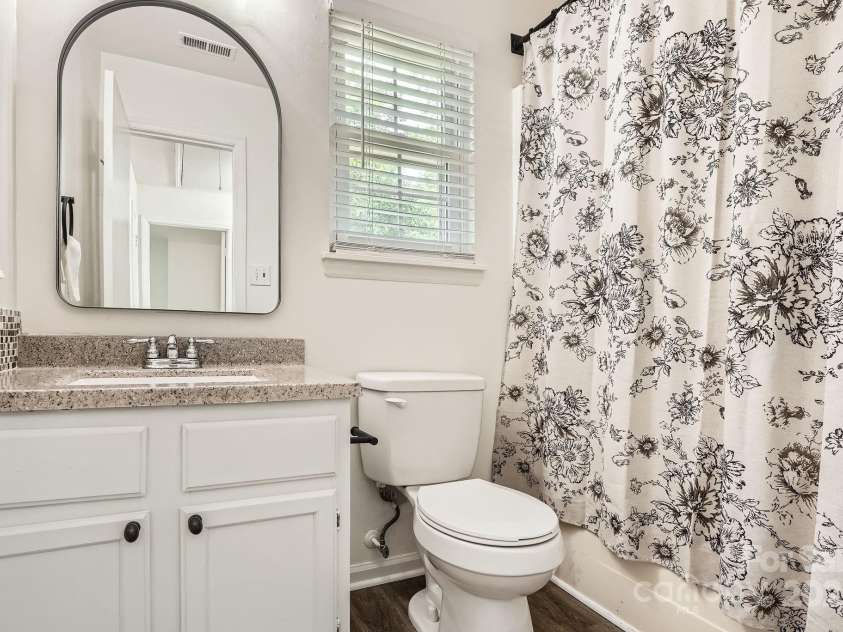 6221 Round Hill Road, Charlotte, NC 28211.  MLS# CAR4264179, YatesRealty ID 25553. Shared hall bath on 2nd level