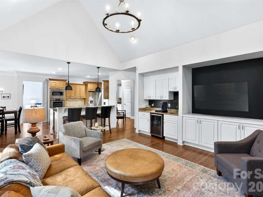 717 Black Wolf Run, Spartanburg, SC 29306.  MLS# CAR4361557, YatesRealty ID 25554. 