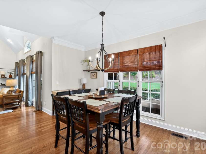 717 Black Wolf Run, Spartanburg, SC 29306.  MLS# CAR4361557, YatesRealty ID 25554. 