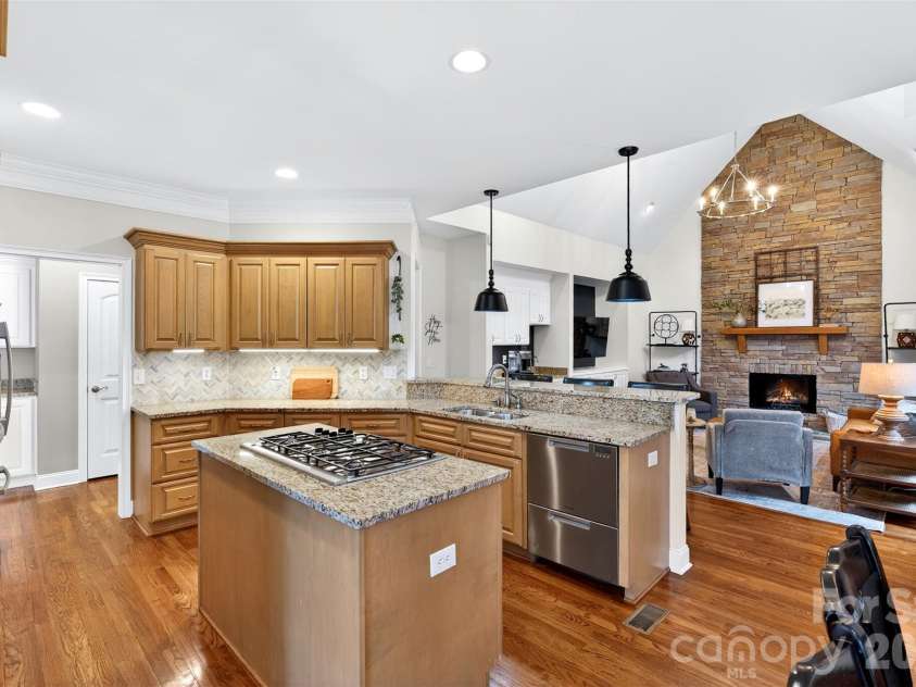 717 Black Wolf Run, Spartanburg, SC 29306.  MLS# CAR4361557, YatesRealty ID 25554. 