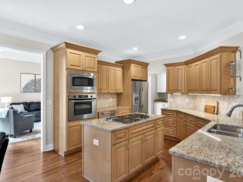 717 Black Wolf Run, Spartanburg, SC 29306.  MLS# CAR4361557, YatesRealty ID 25554. 