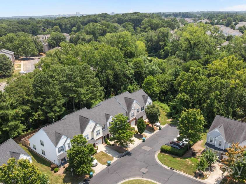 816 Pelican Bay Drive, Pineville, NC 28134.  MLS# CAR4273814, YatesRealty ID 25554. 