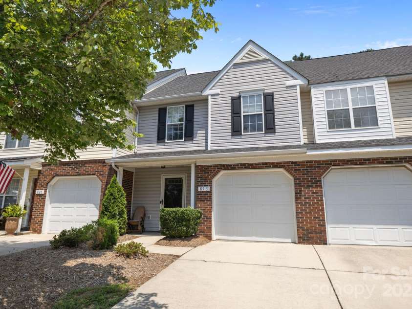 816 Pelican Bay Drive, Pineville, NC 28134.  MLS# CAR4273814, YatesRealty ID 25554. 