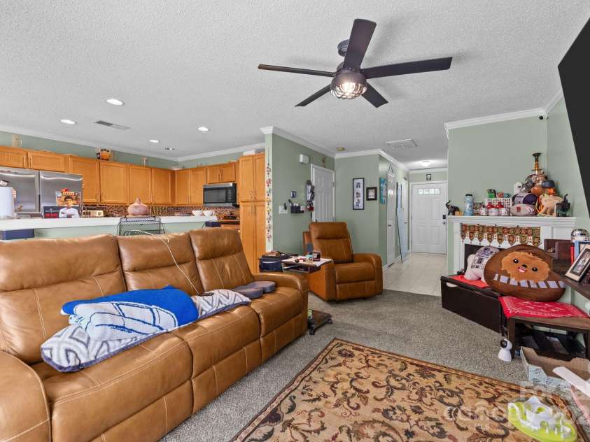 816 Pelican Bay Drive, Pineville, NC 28134.  MLS# CAR4273814, YatesRealty ID 25554. 