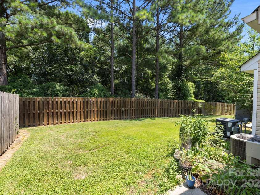 816 Pelican Bay Drive, Pineville, NC 28134.  MLS# CAR4273814, YatesRealty ID 25554. 