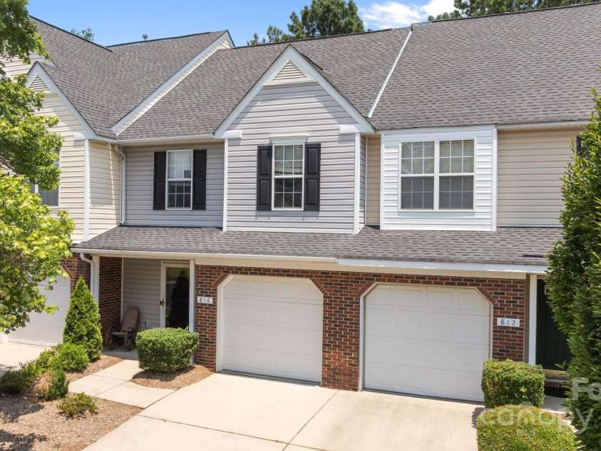 816 Pelican Bay Drive, Pineville, NC 28134.  MLS# CAR4273814, YatesRealty ID 25554. 