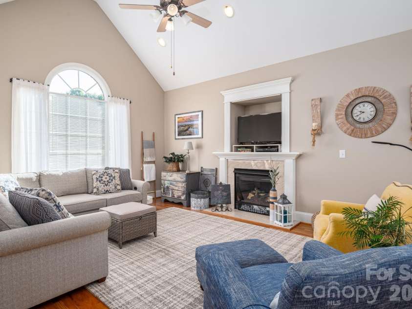 141 Spring Forest Drive, Shelby, NC 28152.  MLS# CAR4376473, YatesRealty ID 25555. 