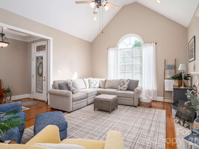 141 Spring Forest Drive, Shelby, NC 28152.  MLS# CAR4376473, YatesRealty ID 25555. 