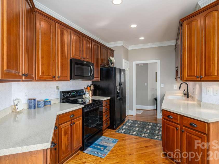 141 Spring Forest Drive, Shelby, NC 28152.  MLS# CAR4376473, YatesRealty ID 25555. 