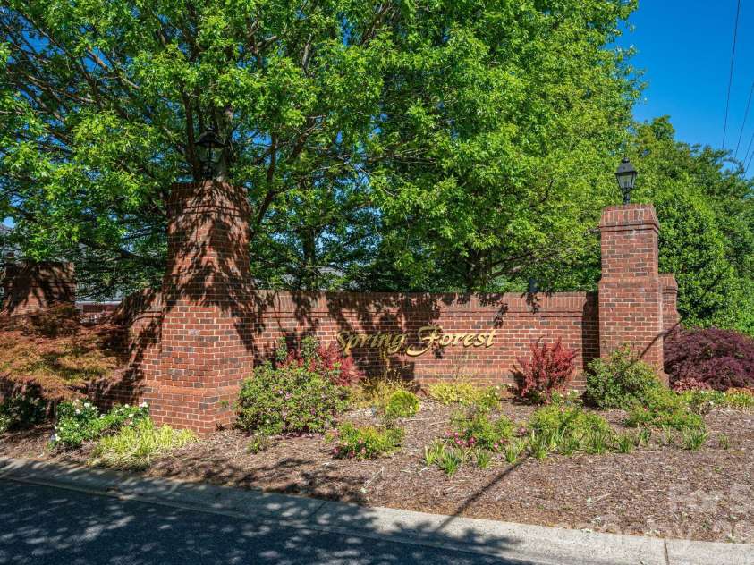 141 Spring Forest Drive, Shelby, NC 28152.  MLS# CAR4376473, YatesRealty ID 25555. 