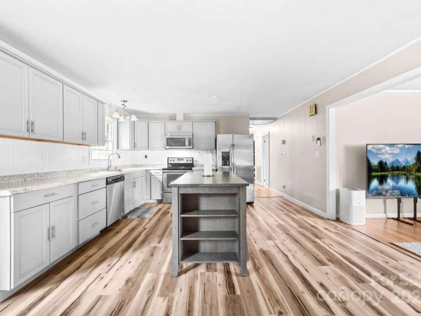 2509 Woodbridge Drive, Gastonia, NC 28056.  MLS# CAR4278859, YatesRealty ID 25555. 