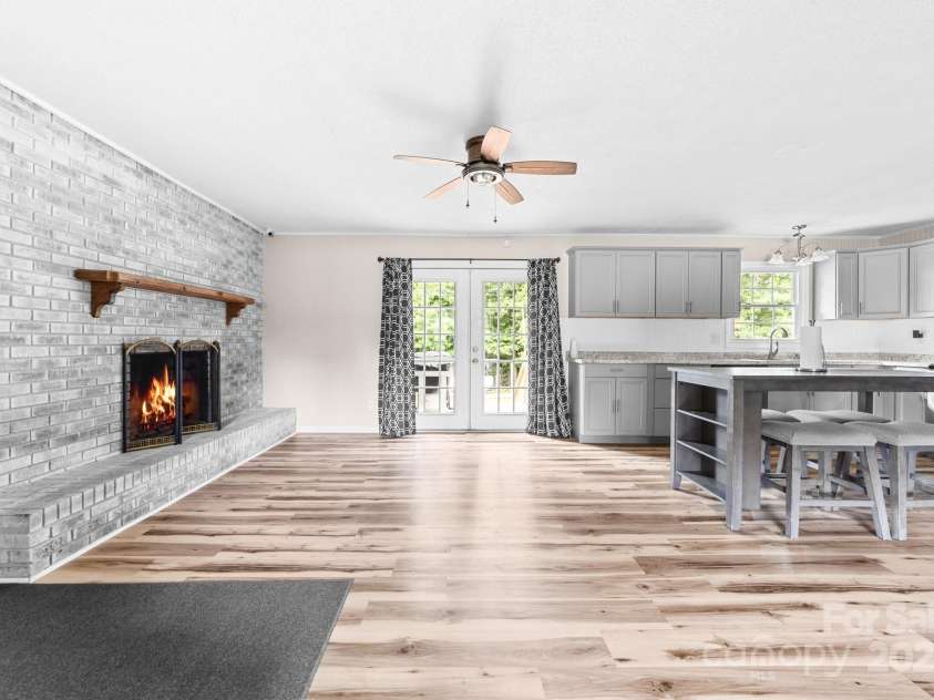 2509 Woodbridge Drive, Gastonia, NC 28056.  MLS# CAR4278859, YatesRealty ID 25555. 
