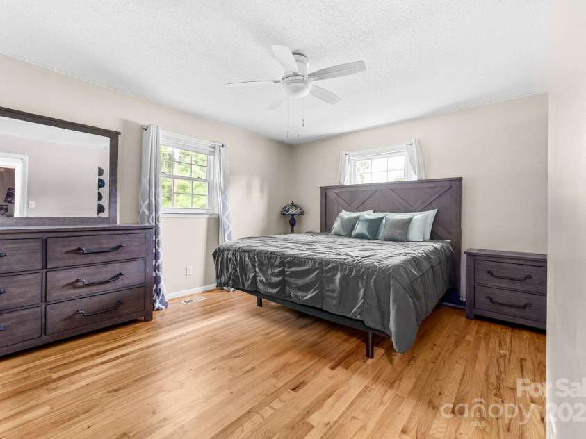 2509 Woodbridge Drive, Gastonia, NC 28056.  MLS# CAR4278859, YatesRealty ID 25555. 