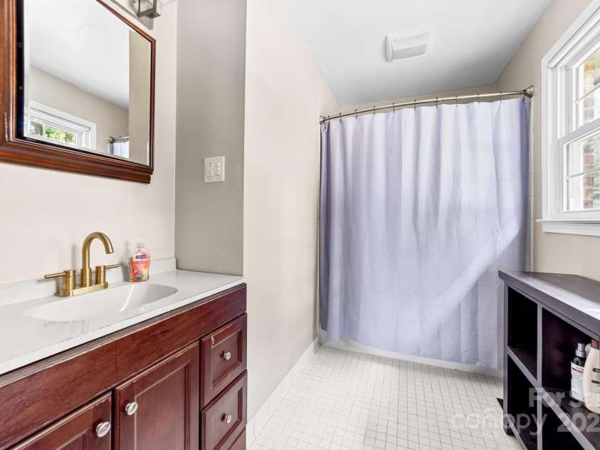 2509 Woodbridge Drive, Gastonia, NC 28056.  MLS# CAR4278859, YatesRealty ID 25555. 