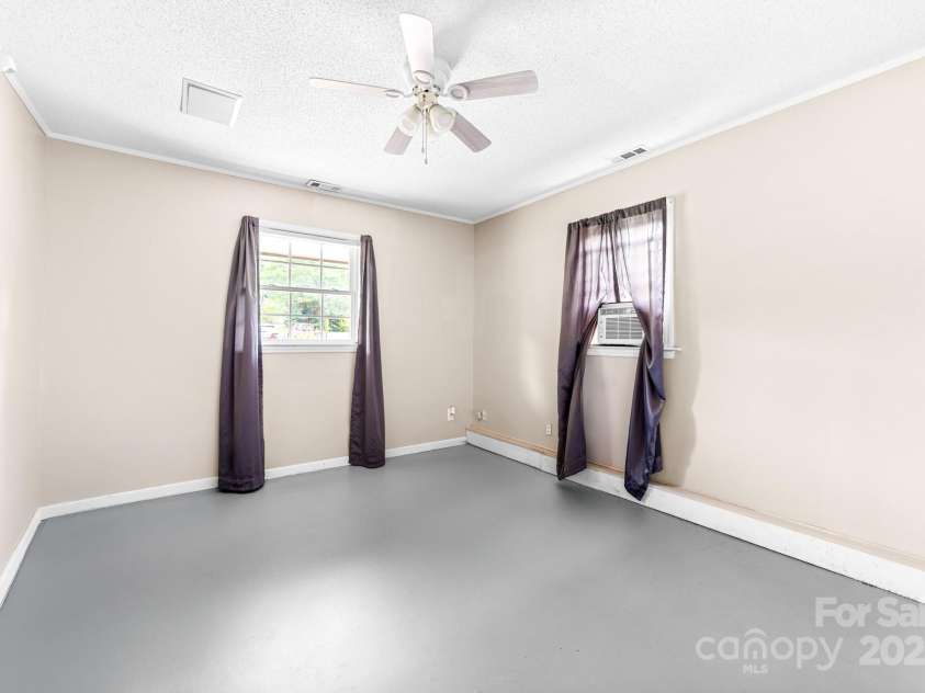 2509 Woodbridge Drive, Gastonia, NC 28056.  MLS# CAR4278859, YatesRealty ID 25555. 