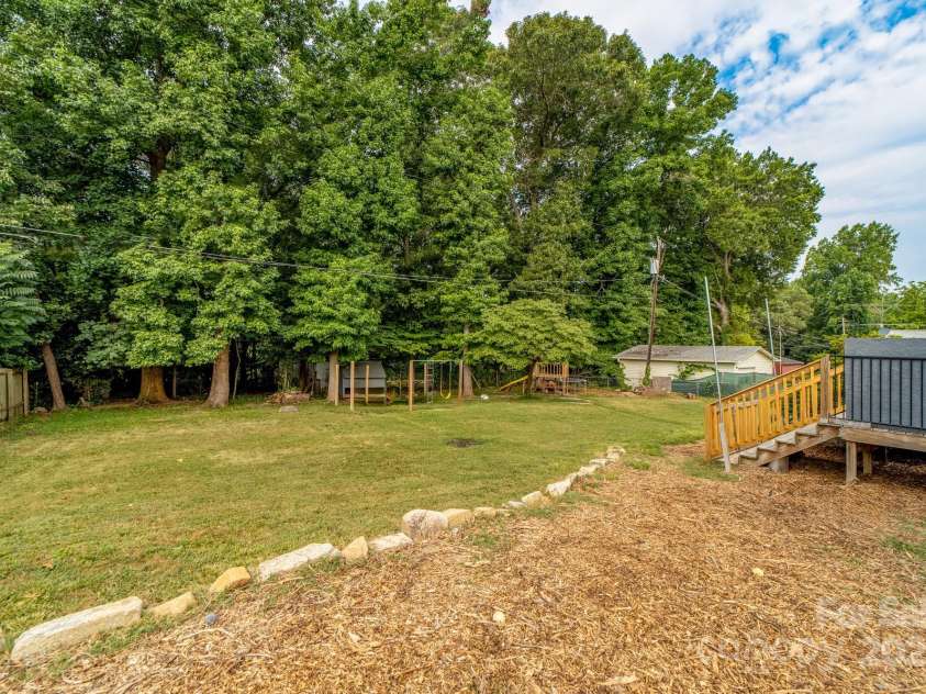 2509 Woodbridge Drive, Gastonia, NC 28056.  MLS# CAR4278859, YatesRealty ID 25555. 