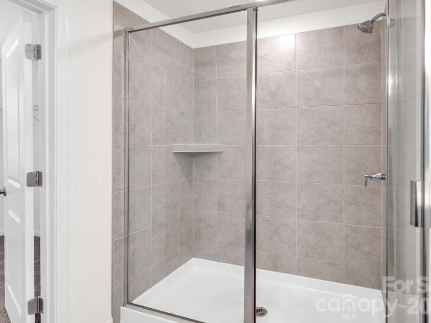 1525 Felthorpe Way, Indian Trail, NC 28079.  MLS# CAR4380682, YatesRealty ID 25557. Primary Bath