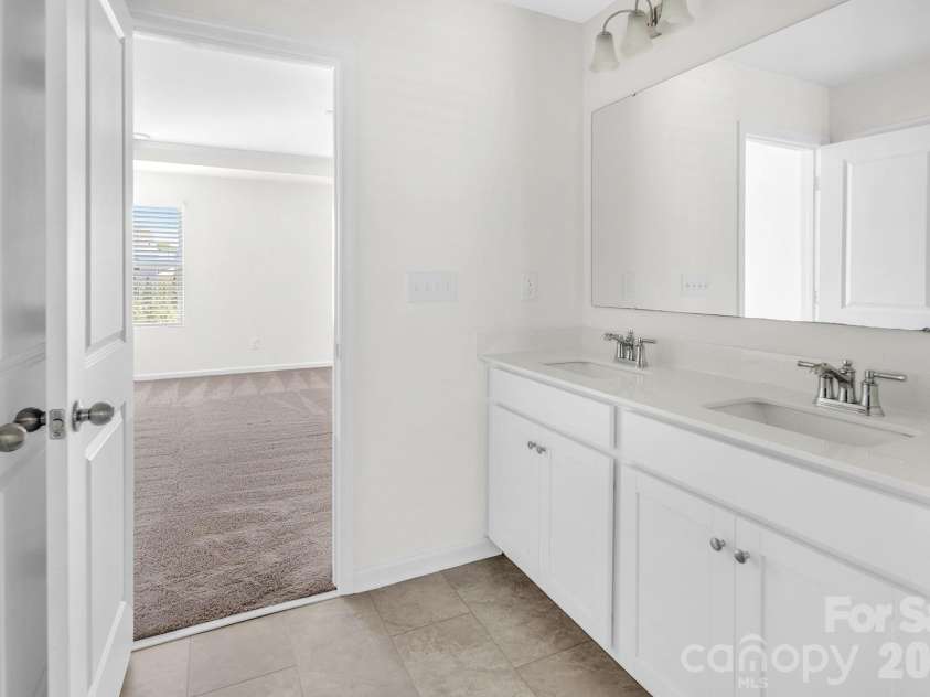 1525 Felthorpe Way, Indian Trail, NC 28079.  MLS# CAR4380682, YatesRealty ID 25557. Primary Bath