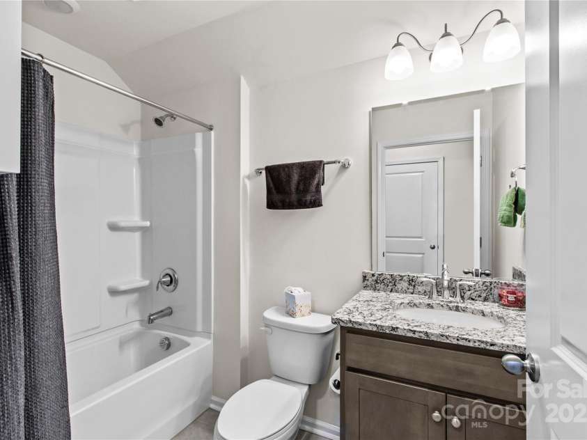117 Cup Chase Drive, Mooresville, NC 28115.  MLS# CAR4279101, YatesRealty ID 25558. 
