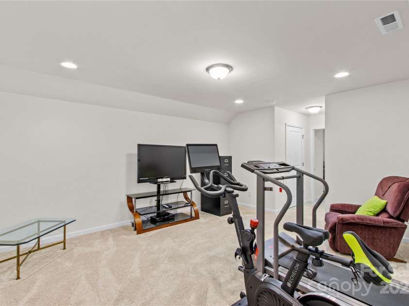 117 Cup Chase Drive, Mooresville, NC 28115.  MLS# CAR4279101, YatesRealty ID 25558. Bonus/Loft  large space
