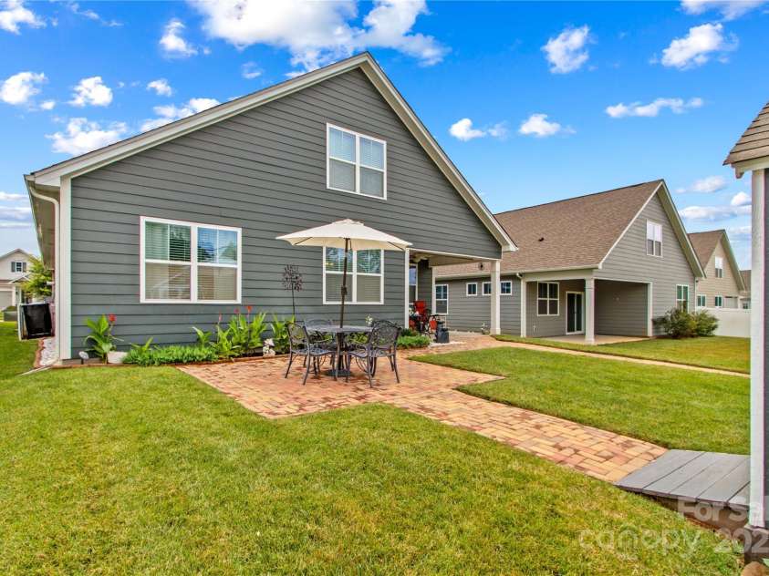 117 Cup Chase Drive, Mooresville, NC 28115.  MLS# CAR4279101, YatesRealty ID 25558. Dining patio