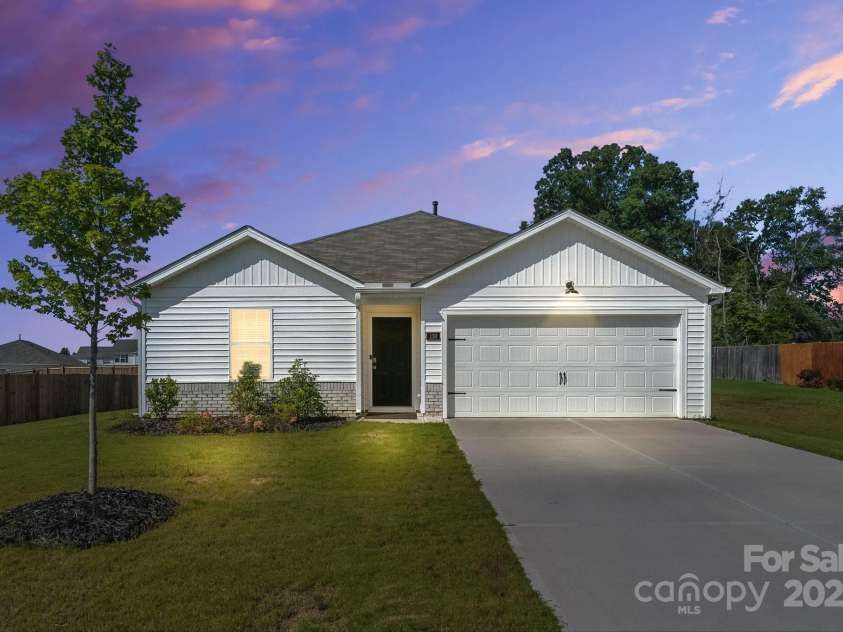 130 St James Way, Sanford, NC 27332.  MLS# CAR4280160, YatesRealty ID 25559. 