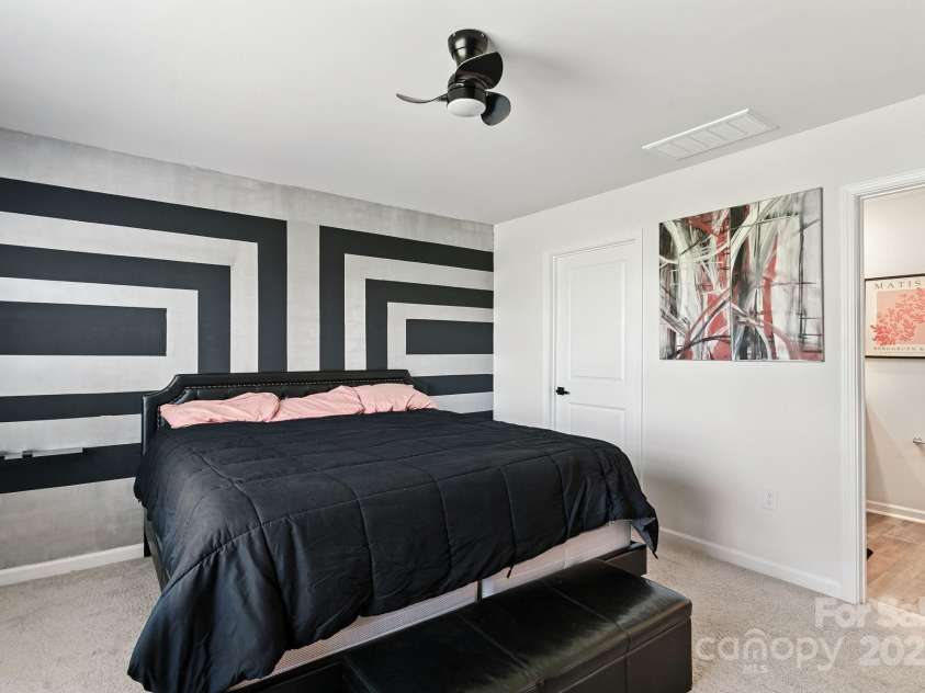 130 St James Way, Sanford, NC 27332.  MLS# CAR4280160, YatesRealty ID 25559. 