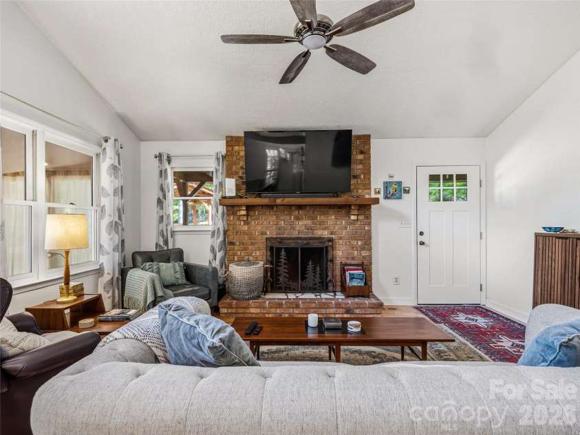 200 River Ridge Drive, Burnsville, NC 28714.  MLS# CAR4381745, YatesRealty ID 25559. 