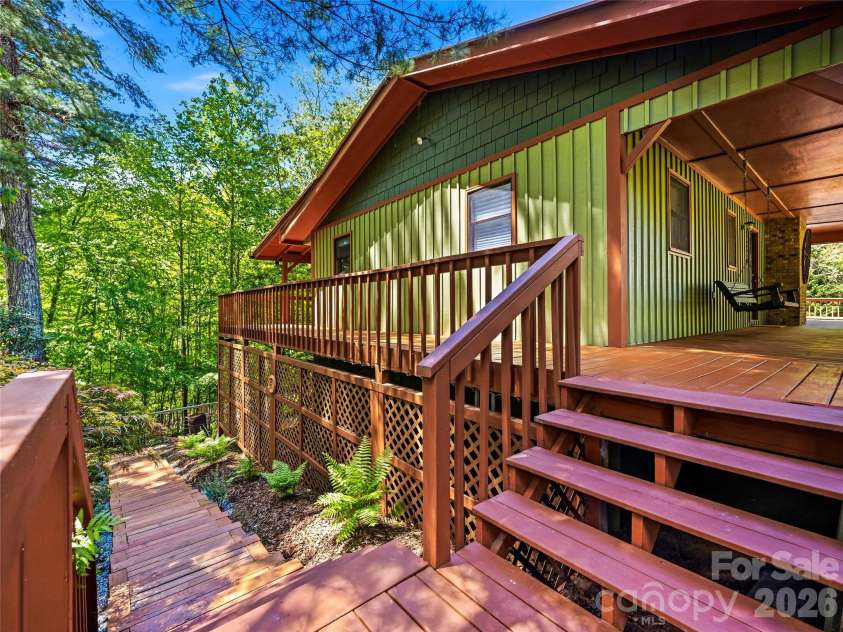 200 River Ridge Drive, Burnsville, NC 28714.  MLS# CAR4381745, YatesRealty ID 25559. 