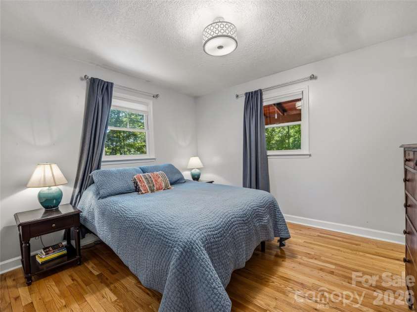 200 River Ridge Drive, Burnsville, NC 28714.  MLS# CAR4381745, YatesRealty ID 25559. Primary Bedroom