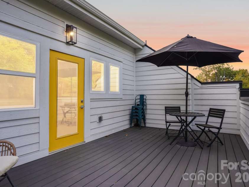 2242 Electric Lane, Charlotte, NC 28205.  MLS# CAR4315923, YatesRealty ID 2556. 