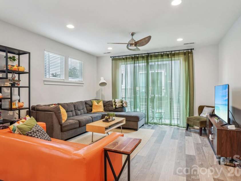 2242 Electric Lane, Charlotte, NC 28205.  MLS# CAR4315923, YatesRealty ID 2556. 