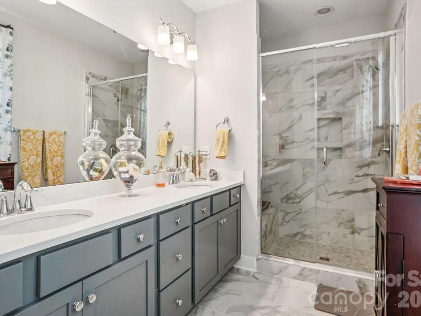 2242 Electric Lane, Charlotte, NC 28205.  MLS# CAR4315923, YatesRealty ID 2556. 