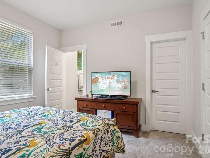 2242 Electric Lane, Charlotte, NC 28205.  MLS# CAR4315923, YatesRealty ID 2556. 