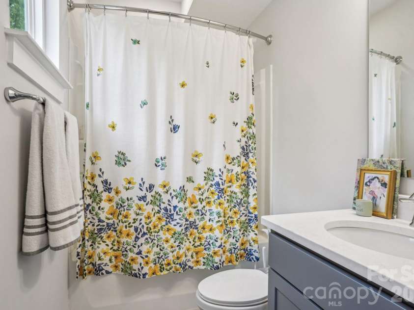 2242 Electric Lane, Charlotte, NC 28205.  MLS# CAR4315923, YatesRealty ID 2556. 