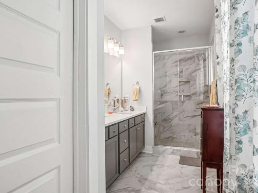 2242 Electric Lane, Charlotte, NC 28205.  MLS# CAR4315923, YatesRealty ID 2556. 