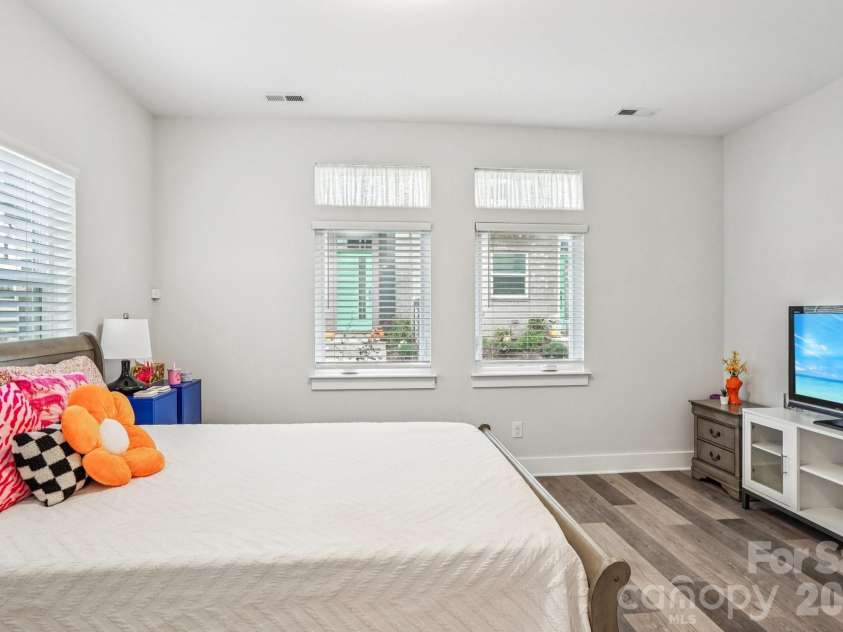 2242 Electric Lane, Charlotte, NC 28205.  MLS# CAR4315923, YatesRealty ID 2556. 