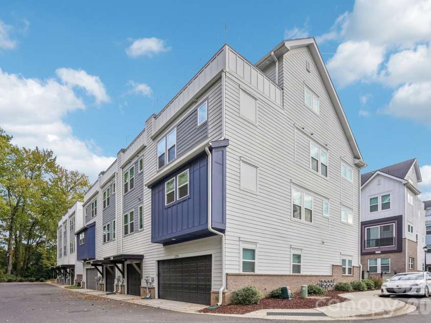 2242 Electric Lane, Charlotte, NC 28205.  MLS# CAR4315923, YatesRealty ID 2556. 