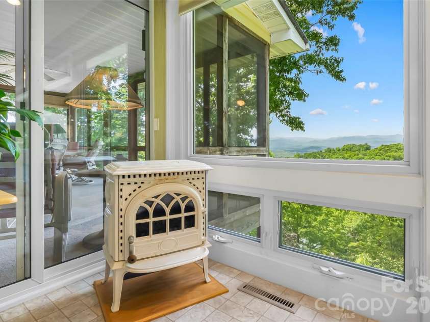 120 Eagle Rock Trail, Hendersonville, NC 28739.  MLS# CAR4382276, YatesRealty ID 25561. 