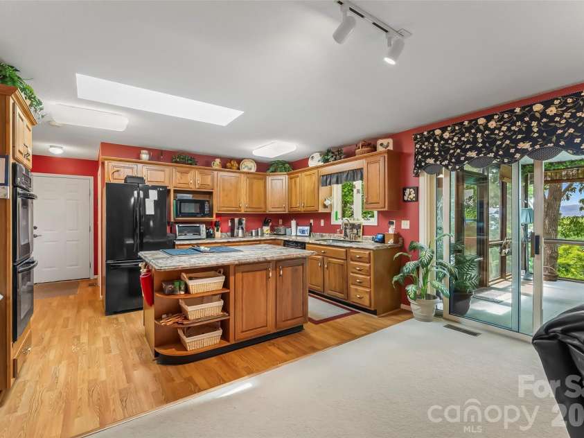 120 Eagle Rock Trail, Hendersonville, NC 28739.  MLS# CAR4382276, YatesRealty ID 25561. 