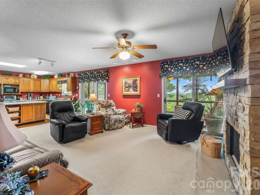 120 Eagle Rock Trail, Hendersonville, NC 28739.  MLS# CAR4382276, YatesRealty ID 25561. 