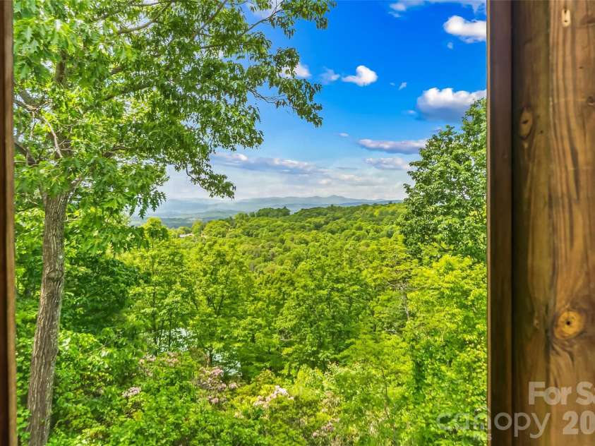 120 Eagle Rock Trail, Hendersonville, NC 28739.  MLS# CAR4382276, YatesRealty ID 25561. 