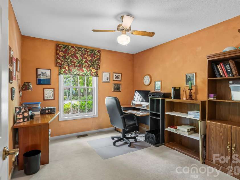 120 Eagle Rock Trail, Hendersonville, NC 28739.  MLS# CAR4382276, YatesRealty ID 25561. 